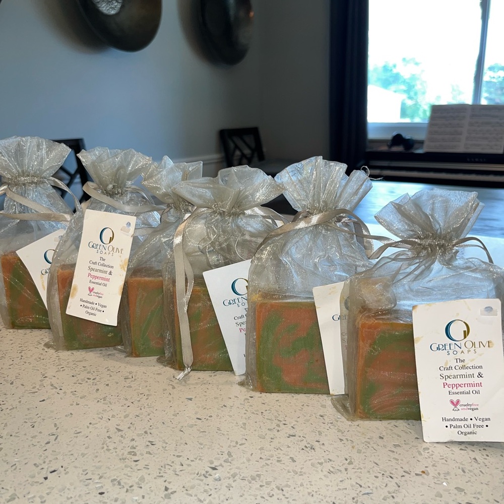 GREEN OLIVES SOAPS The Craft Collection Spearmint & Peppermint Essential Oil